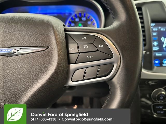 Used 2022 Chrysler 300 Touring L image 24