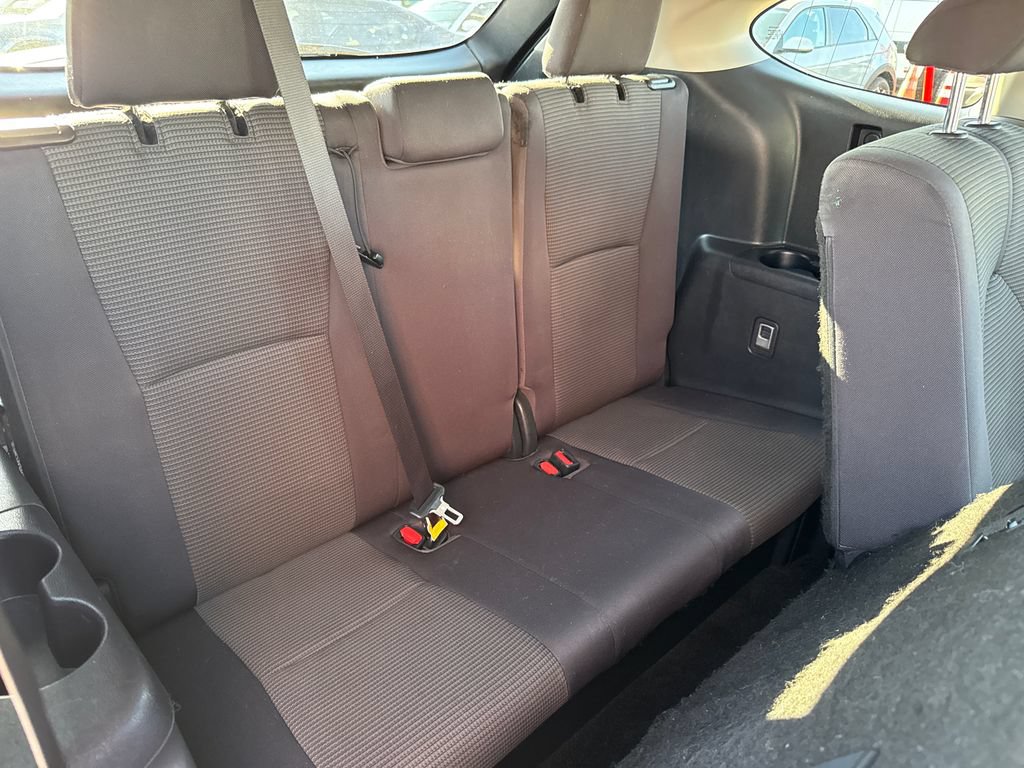 Used 2023 Toyota Highlander LE AWD/4WD image 19