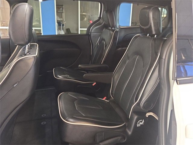 Used 2024 Chrysler Pacifica Limited w/ S Appearance Package image 23