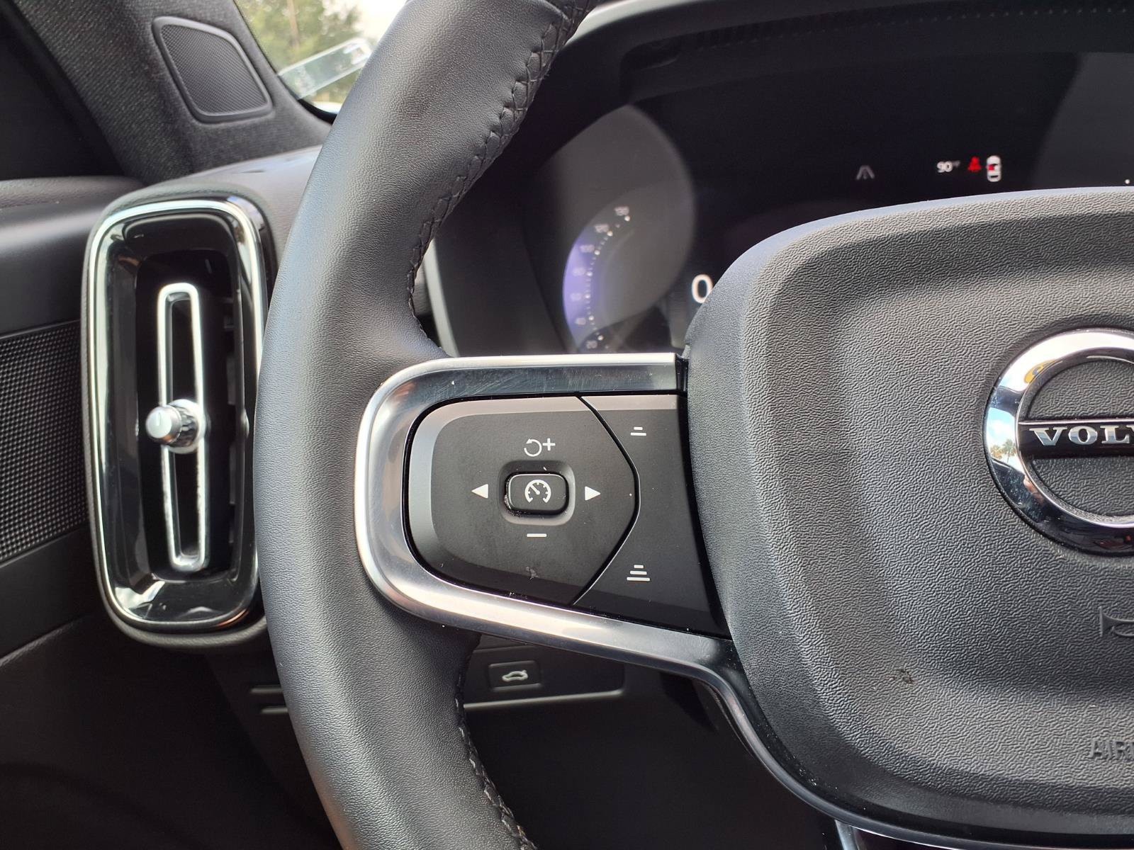 Certified 2023 Volvo C40 P8 Recharge Plus AWD/4WD image 29