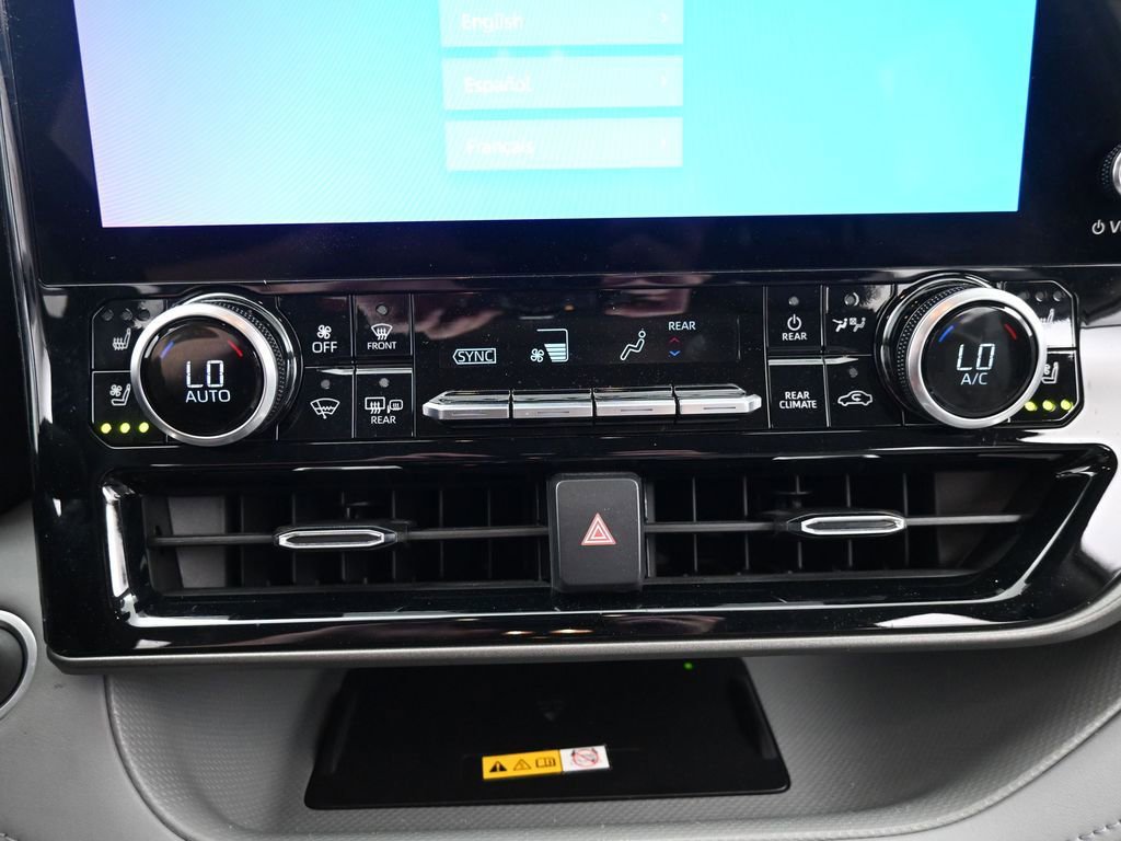 Used 2024 Toyota Highlander Limited AWD/4WD image 24