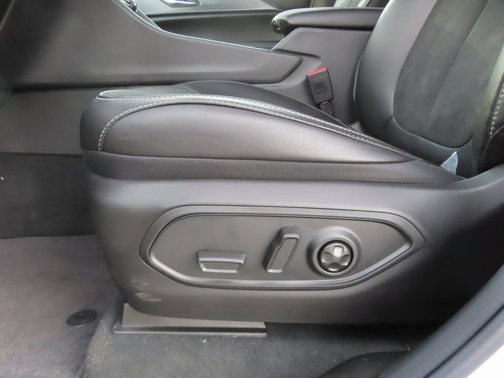 New 2025 Jeep Grand Cherokee Altitude image 9