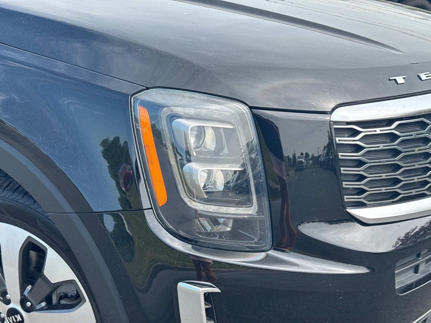 Used 2021 Kia Telluride EX w/ EX Premium Package FWD image 13