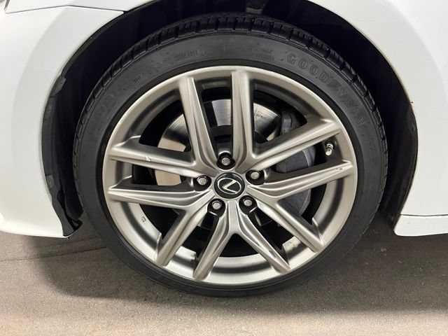 Used 2016 Lexus IS 200t w/ F Sport Package RWD image 28