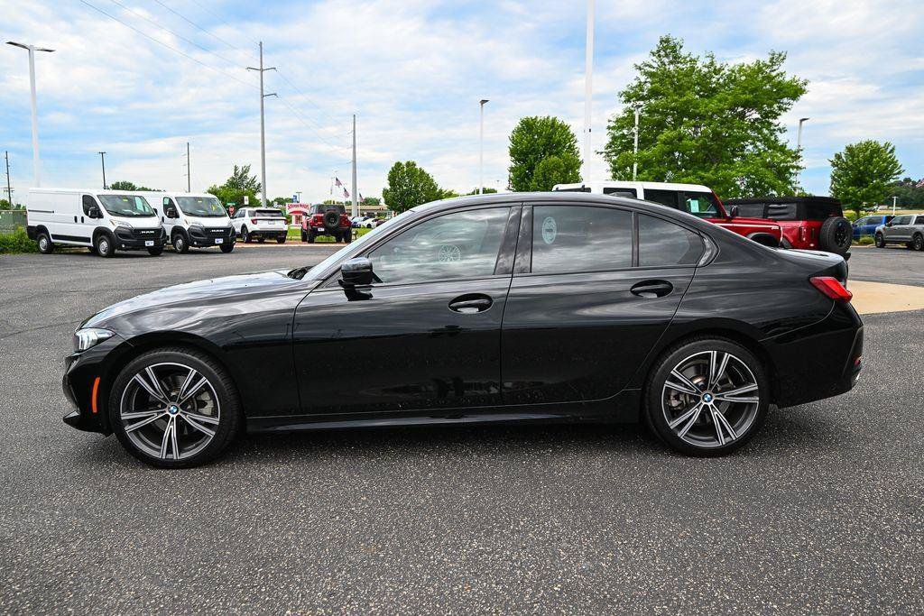 Used 2023 BMW 330i xDrive Sedan w/ Premium Package AWD/4WD image 8