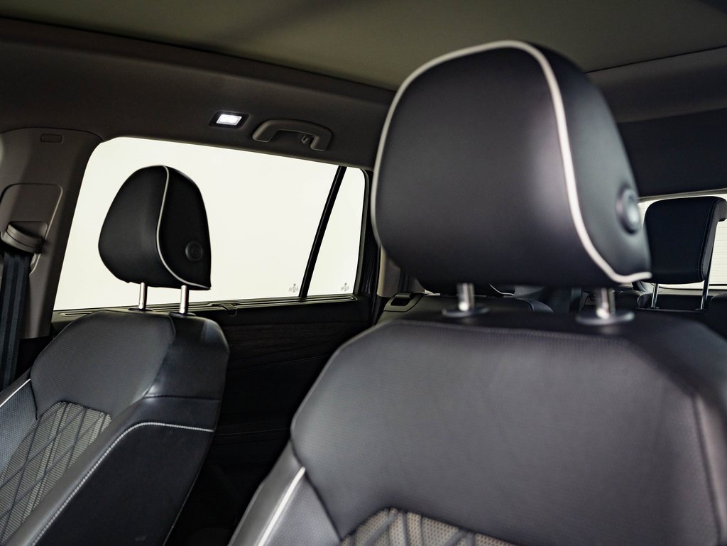 Used 2024 Volkswagen Atlas SEL Premium R-Line image 21