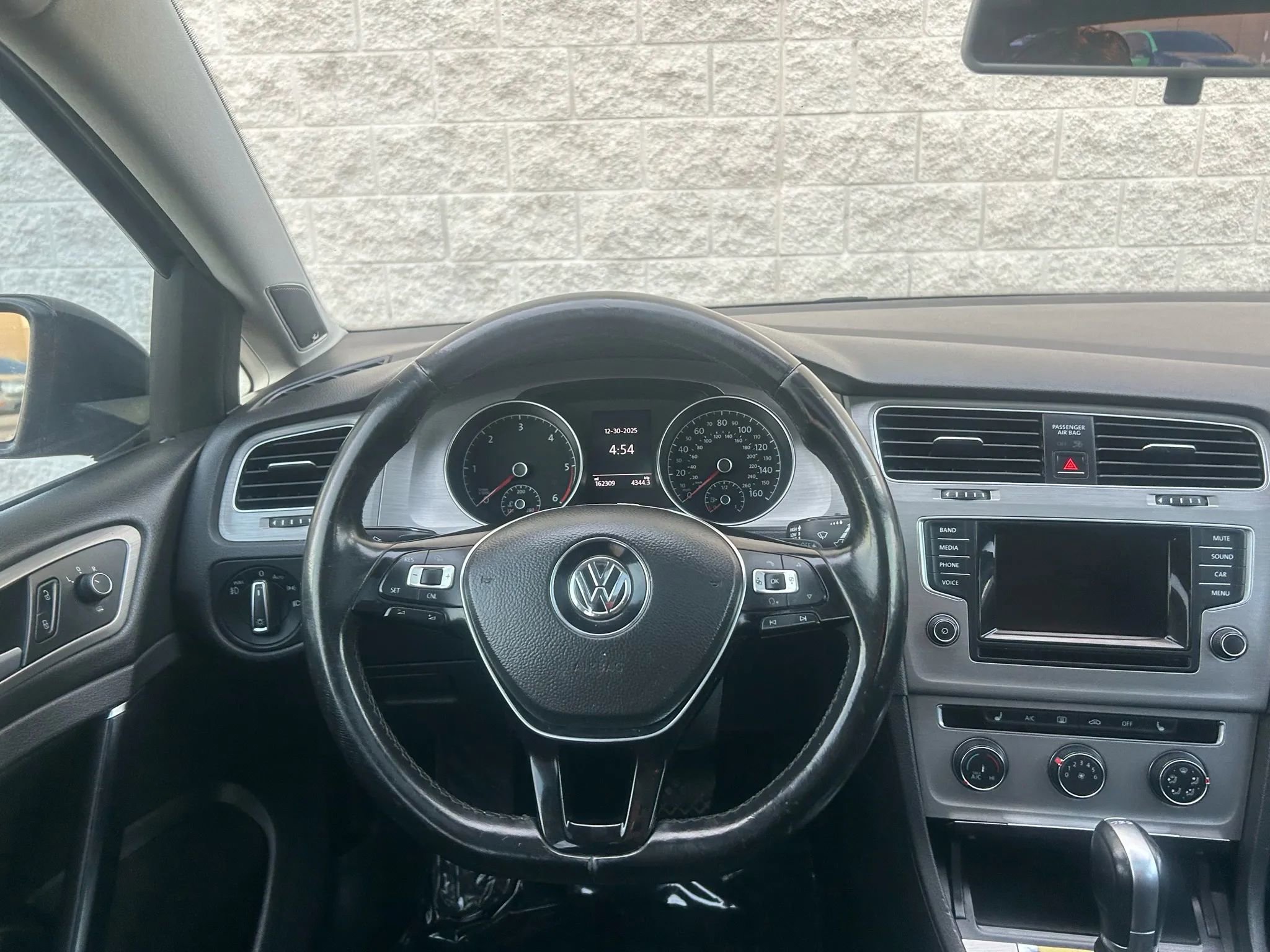 Used 2015 Volkswagen Golf TDI SE image 22