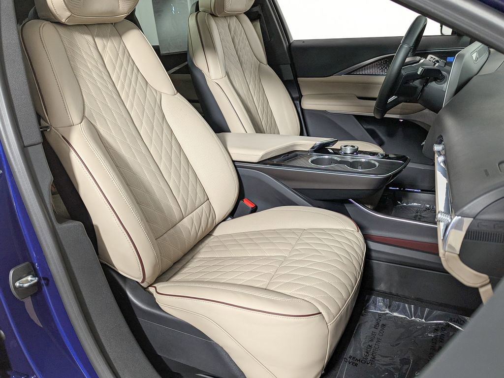 Used 2024 Cadillac Lyriq Sport w/ Nappa Leather Package AWD/4WD image 30