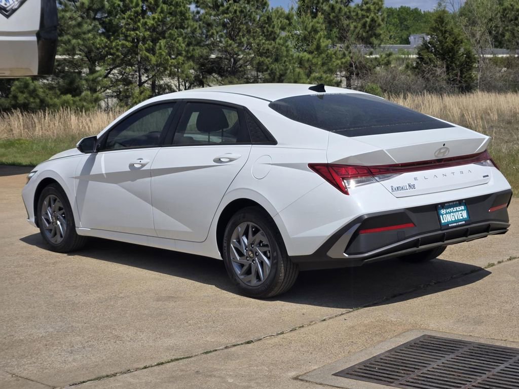 New 2026 Hyundai Elantra Blue FWD image 3