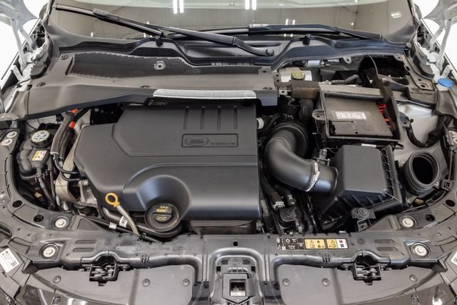 Used 2023 Land Rover Range Rover Evoque R-Dynamic SE AWD/4WD image 3