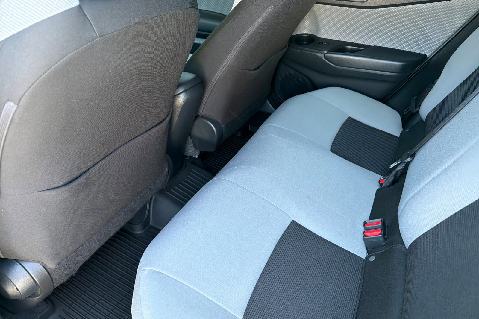 Used 2019 Toyota C-HR XLE FWD image 12