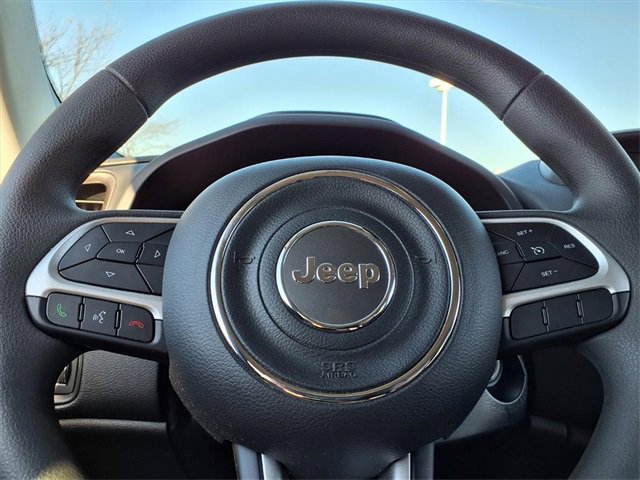 Used 2023 Jeep Renegade Latitude image 23
