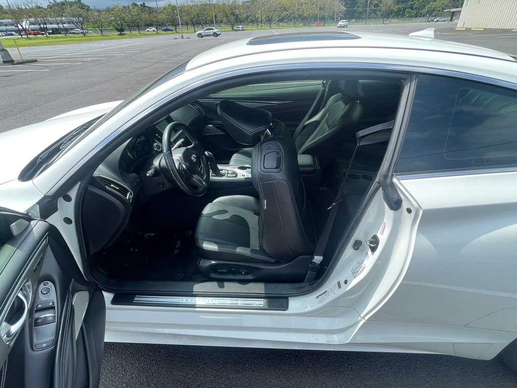 Used 2019 INFINITI Q60 3.0t Luxe w/ Essential Package image 11