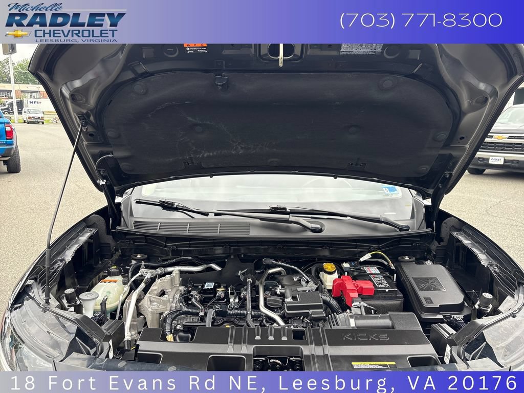 Used 2025 Nissan Kicks SV AWD/4WD image 16