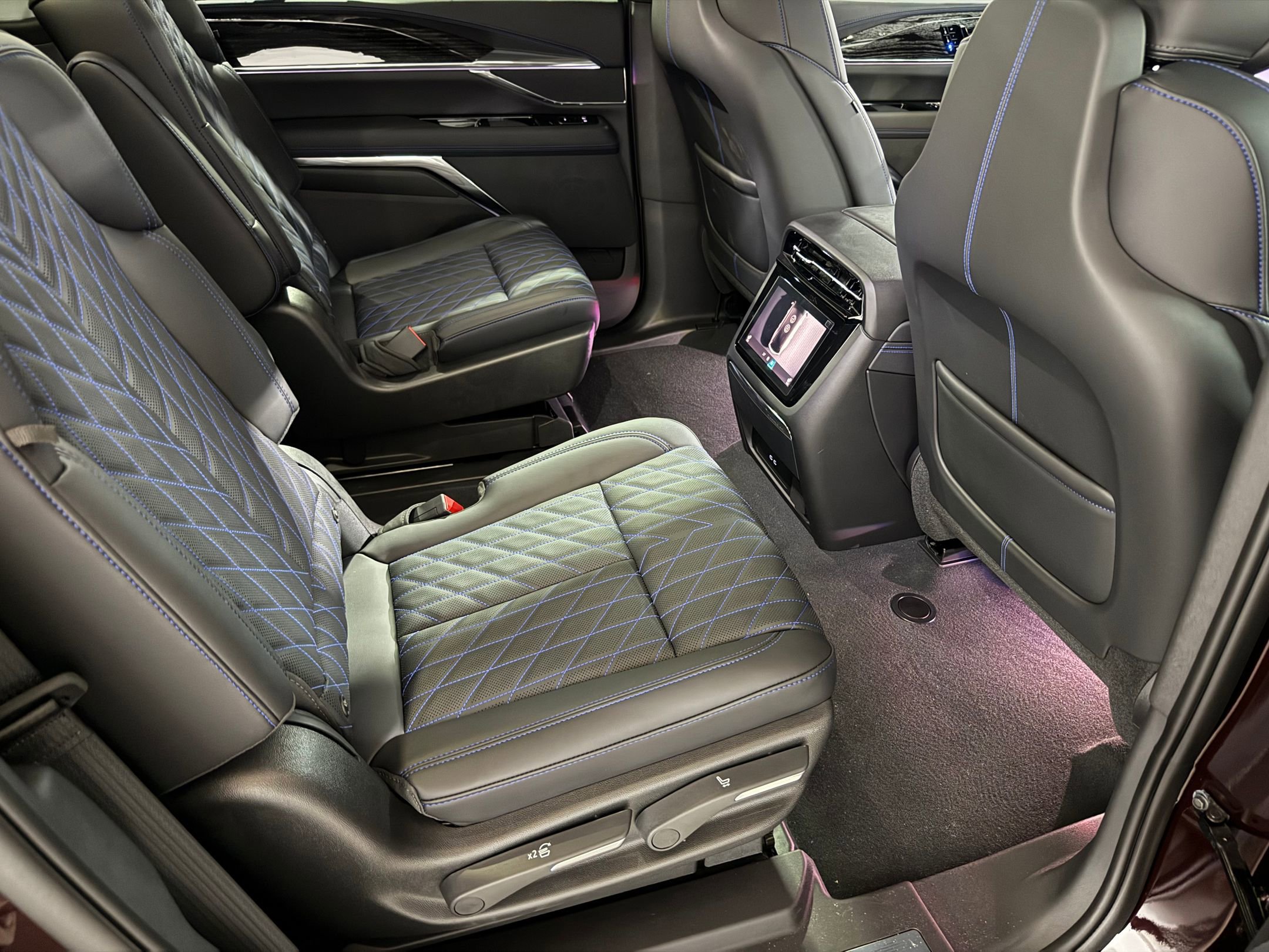 New 2026 Cadillac Escalade IQ Sport 1 w/ LPO, Floor Liner Package image 49