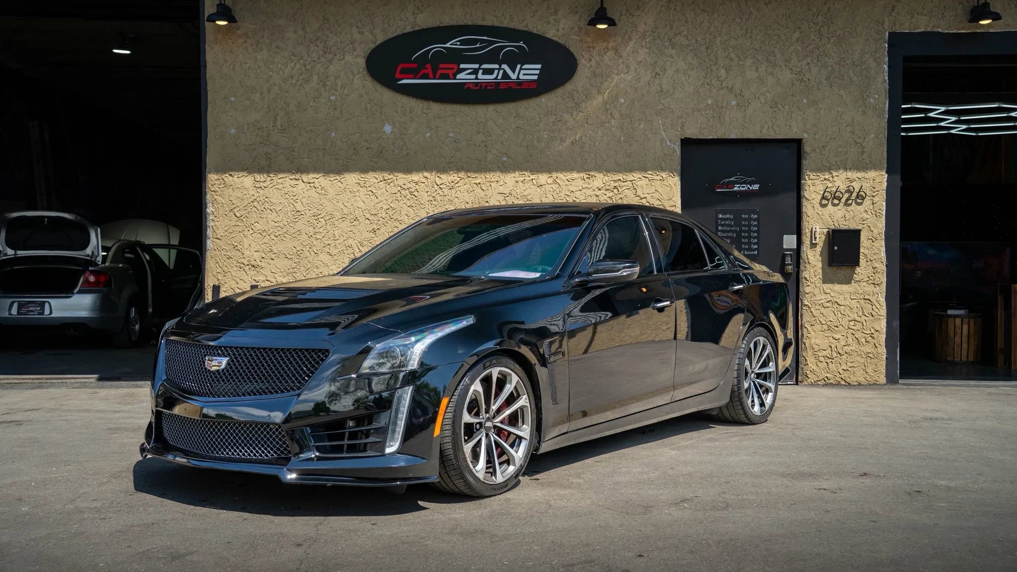 Used 2018 Cadillac CTS V w/ Luxury Package RWD image 1