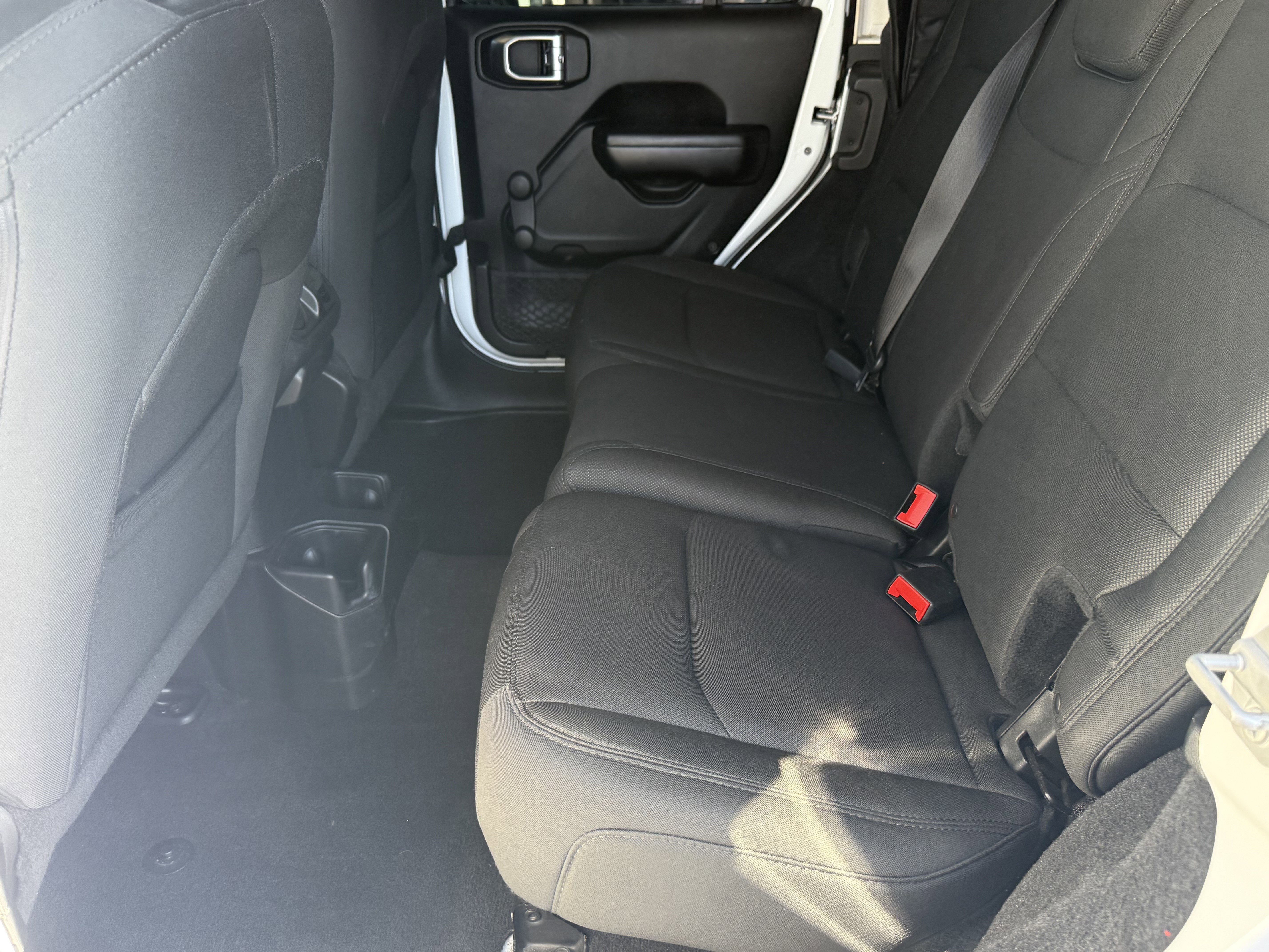 Used 2018 Jeep Wrangler Unlimited Sport image 26