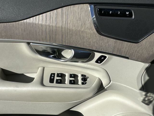 Used 2023 Volvo XC90 B6 Plus w/ Protection Package Premier image 21