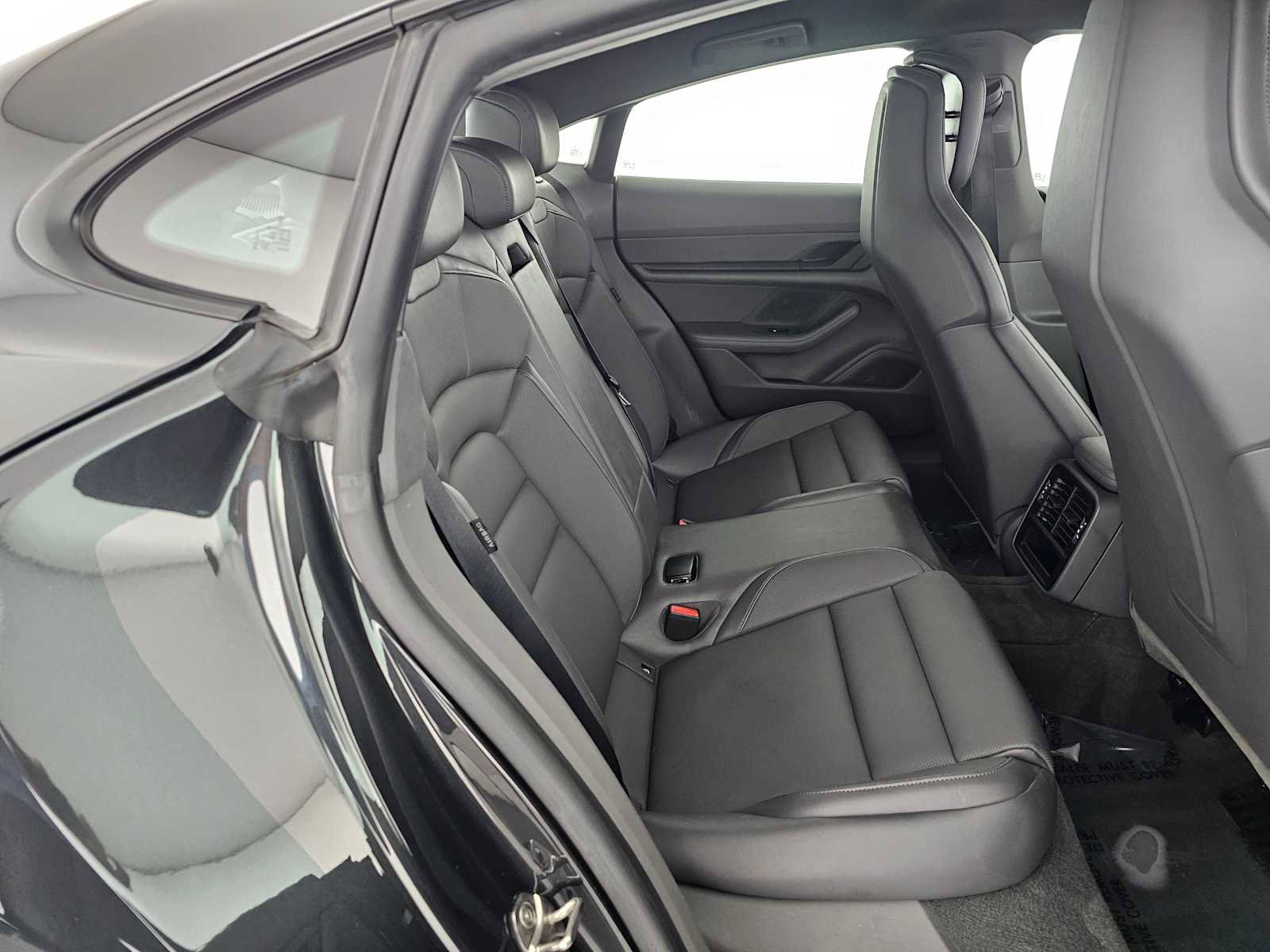 Used 2021 Porsche Taycan image 12