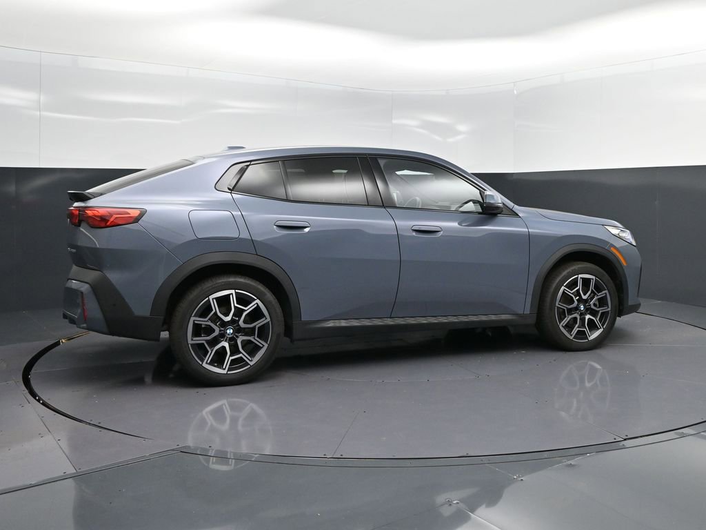 Certified 2025 BMW X2 xDrive28i image 8