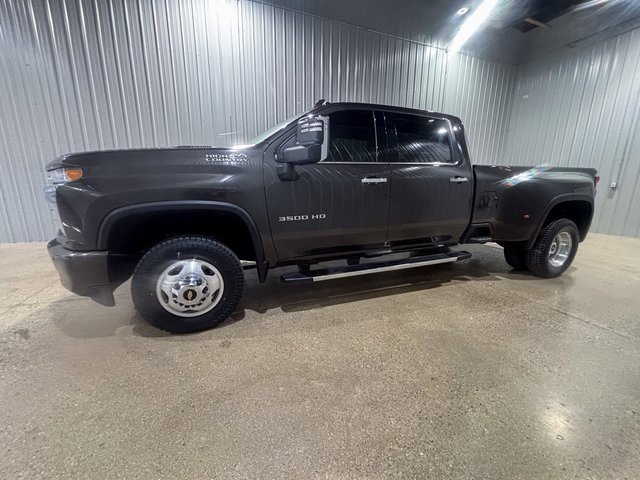 Used 2021 Chevrolet Silverado 3500 High Country image 2