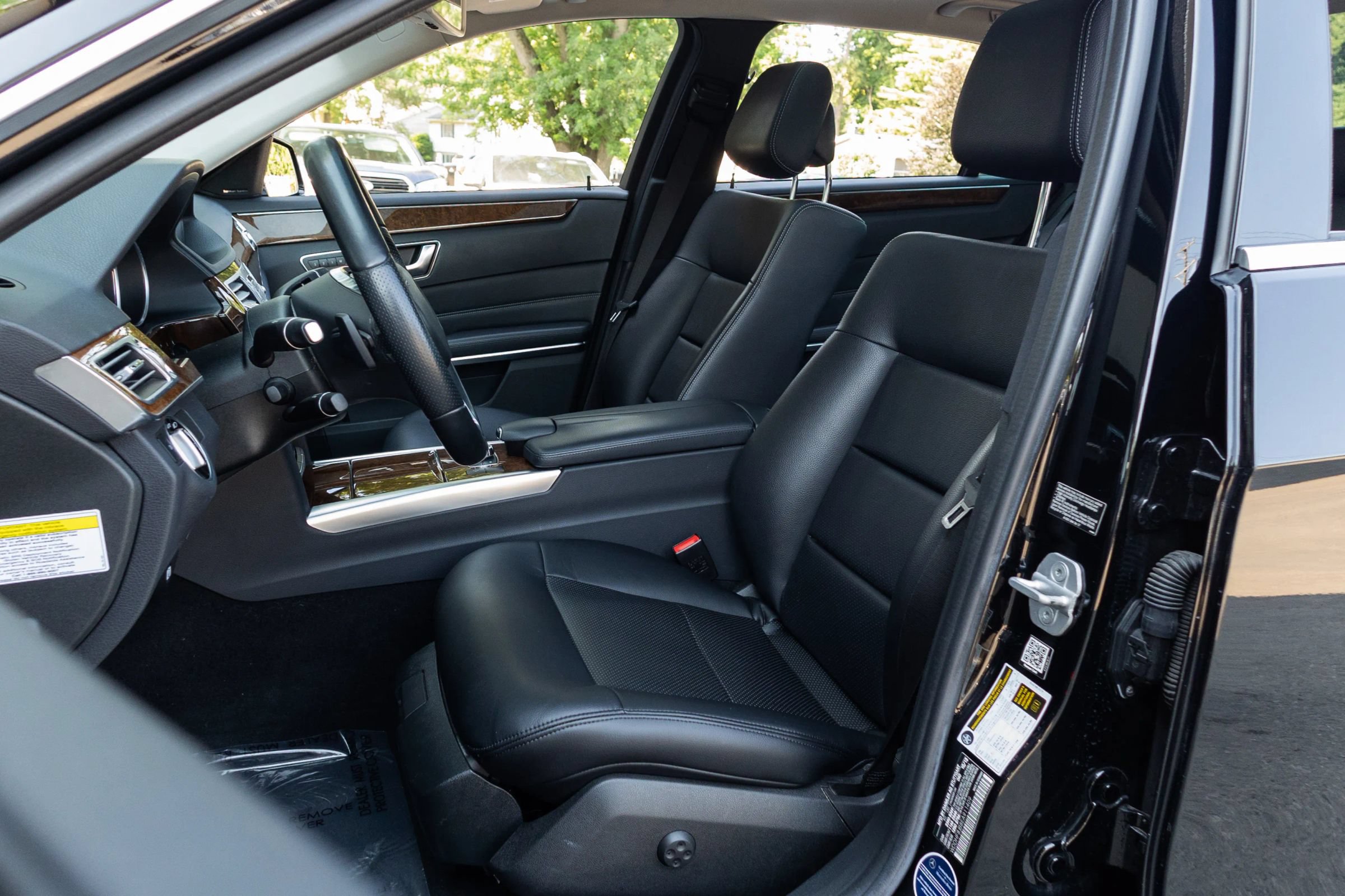 Used 2014 Mercedes-Benz E 350 4MATIC Sedan image 14
