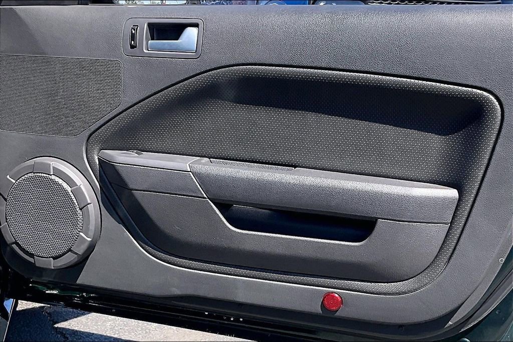 Used 2009 Ford Mustang GT RWD image 19