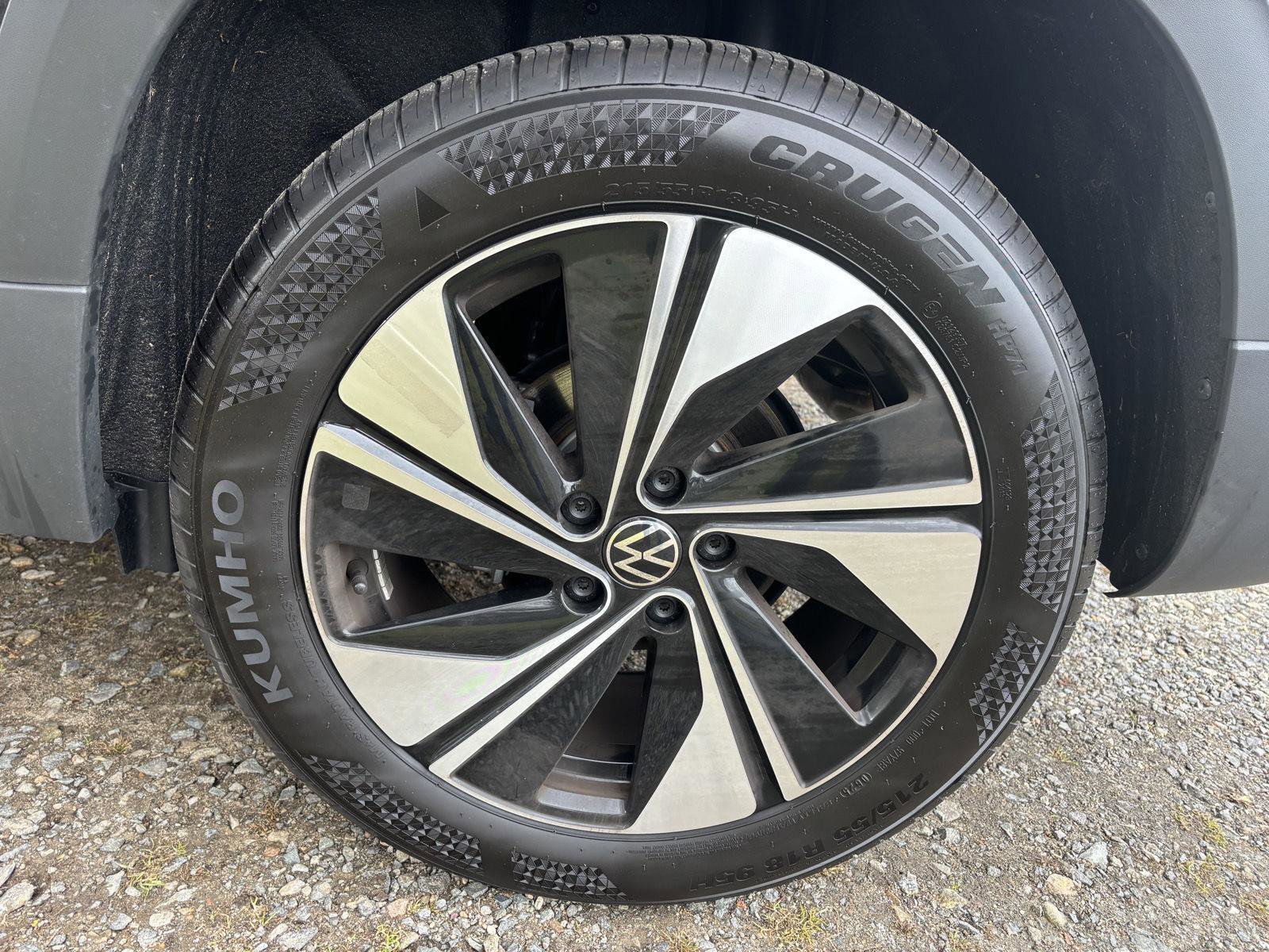 Used 2025 Volkswagen Taos SE w/ Panoramic Sunroof Package image 21