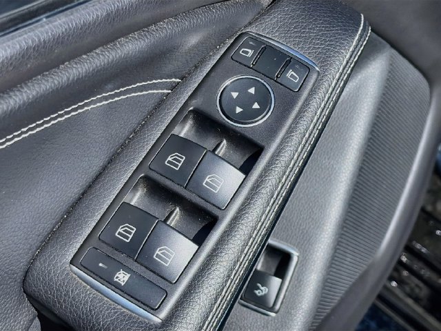 Used 2015 Mercedes-Benz CLA 250 4MATIC image 17