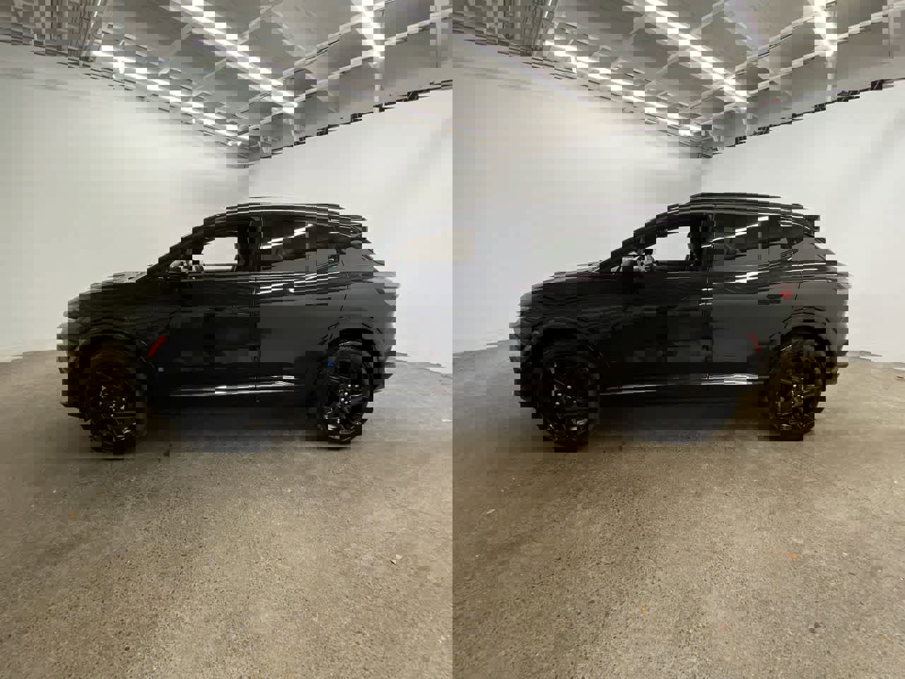 Used 2024 Chevrolet Equinox EV RS image 3