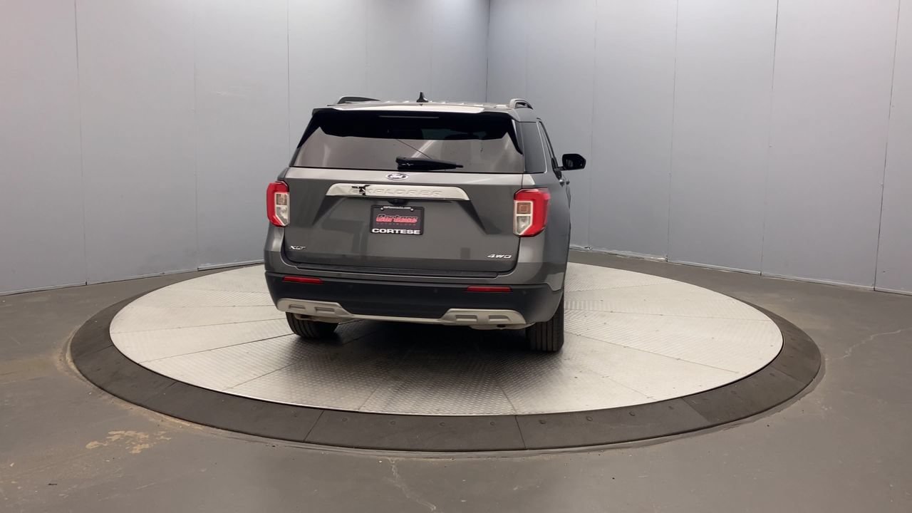 Used 2021 Ford Explorer XLT w/ Equipment Group 202A AWD/4WD image 4