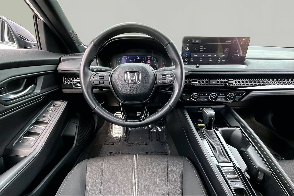Used 2025 Honda Accord Sport image 9