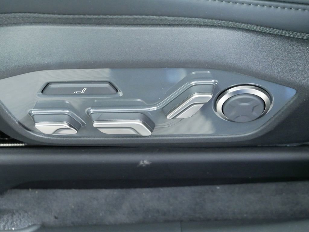 New 2026 Kia EV9 Land image 18