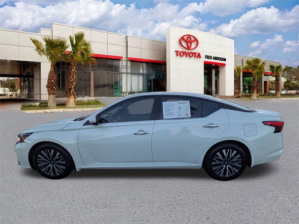 Used 2023 Nissan Altima 2.5 SV w/ SV Premium Package image 7