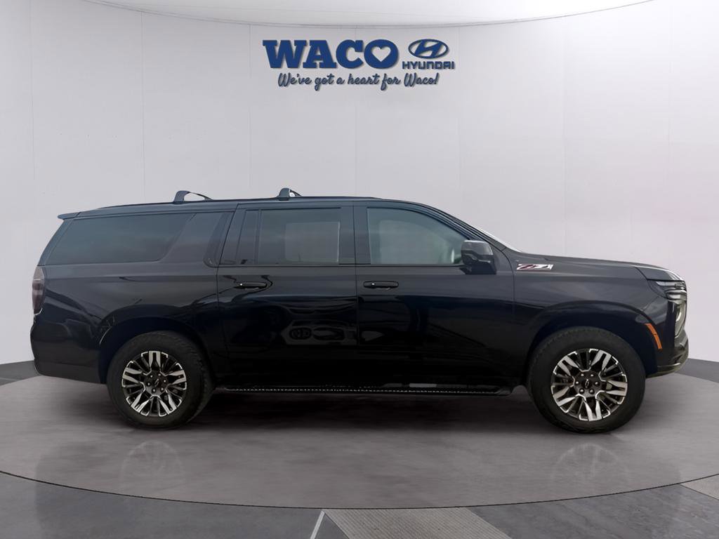 Used 2025 Chevrolet Suburban Z71 image 15