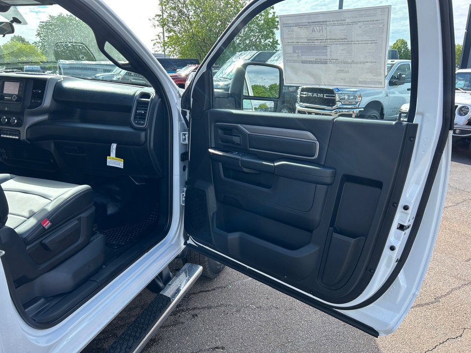 New 2024 RAM 3500 Tradesman image 28