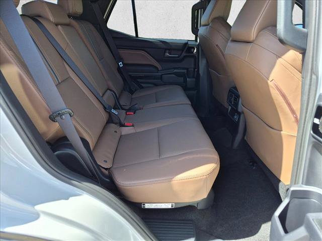 Used 2025 Toyota 4Runner Limited w/ Tow Technology Package AWD/4WD image 21