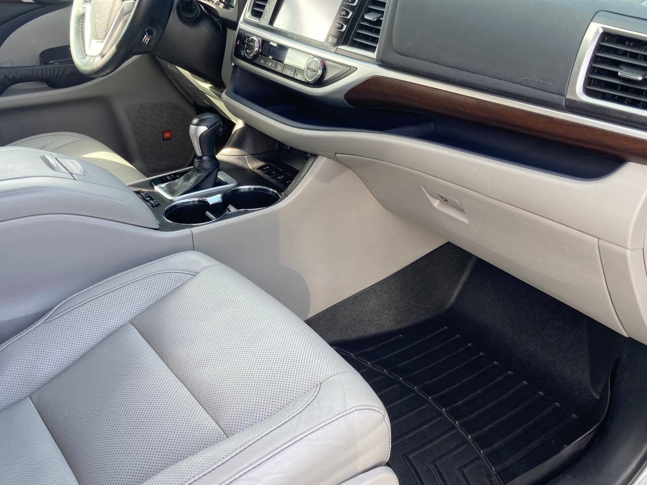Used 2015 Toyota Highlander Limited AWD/4WD image 47