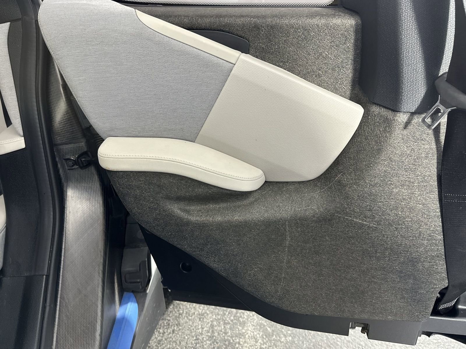 Used 2017 BMW i3 w/ Range Extender image 29