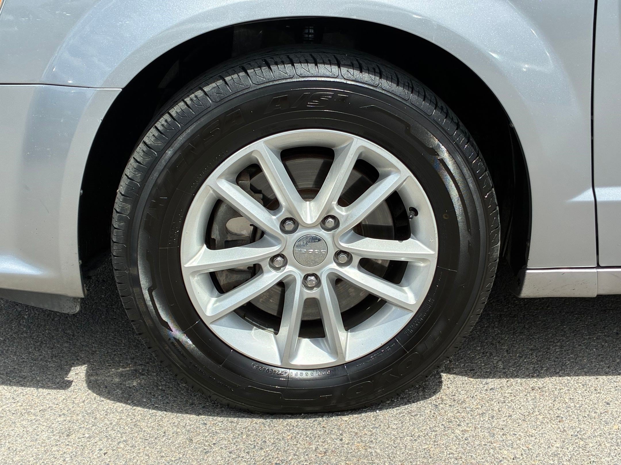 Used 2016 Dodge Grand Caravan SXT FWD image 14