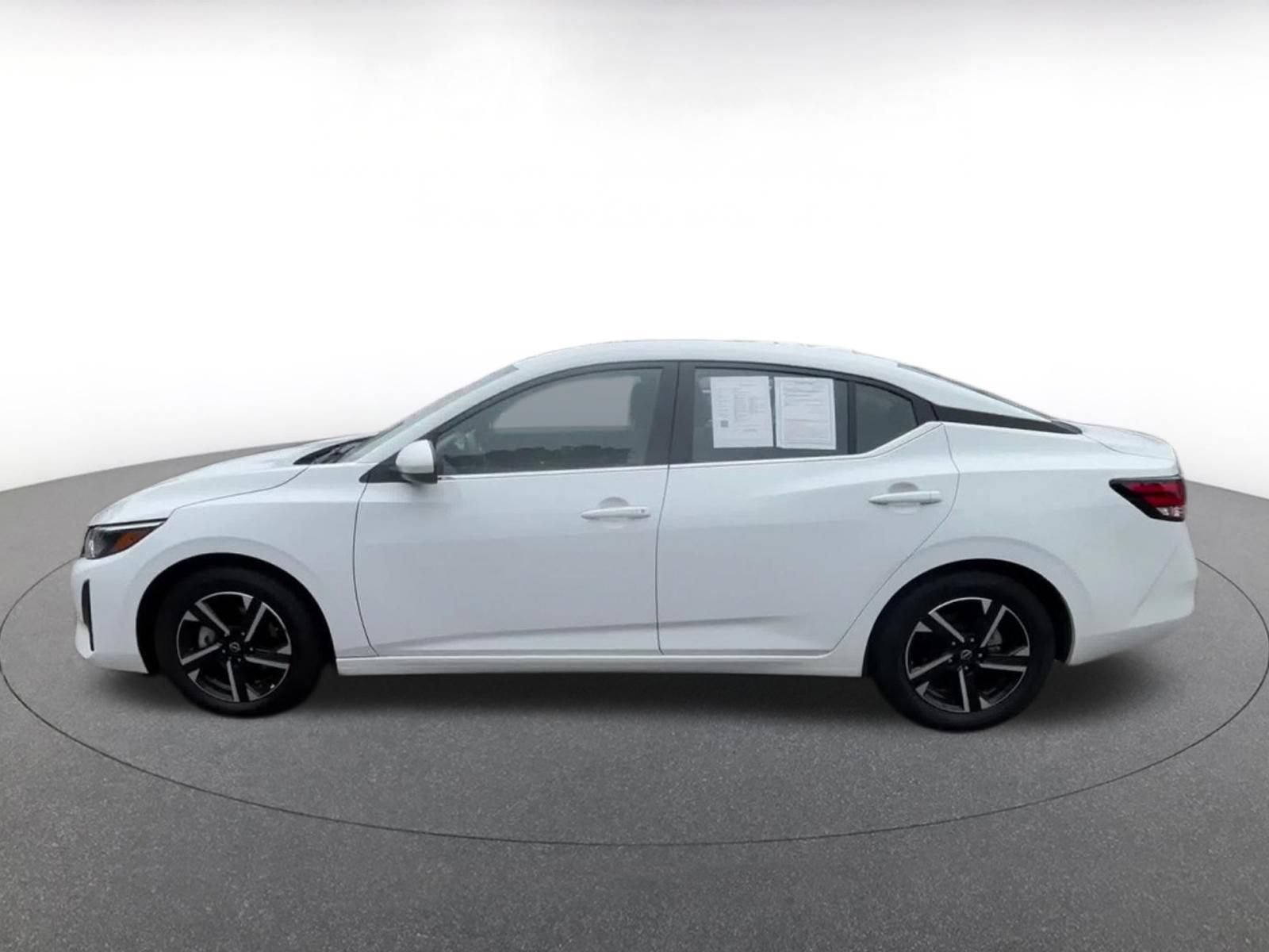 Used 2025 Nissan Sentra SV FWD image 8
