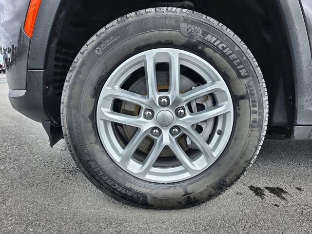 Used 2024 Jeep Grand Cherokee L Laredo image 10