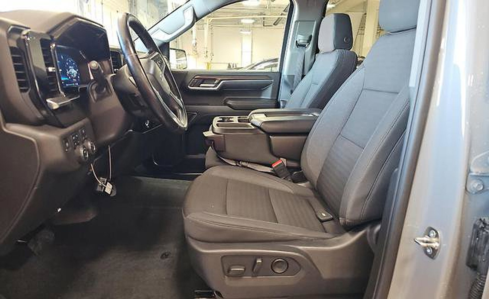 Used 2024 Chevrolet Silverado 1500 LT Trail Boss w/ Protection Package AWD/4WD image 12