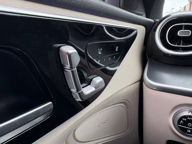 Used 2025 Mercedes-Benz C 300 Sedan image 2