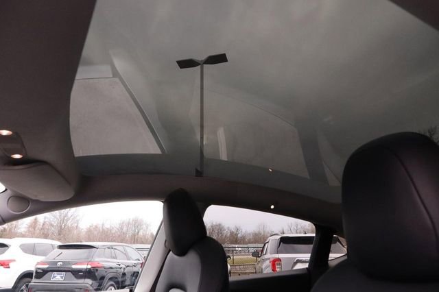 Used 2021 Tesla Model Y Long Range image 9