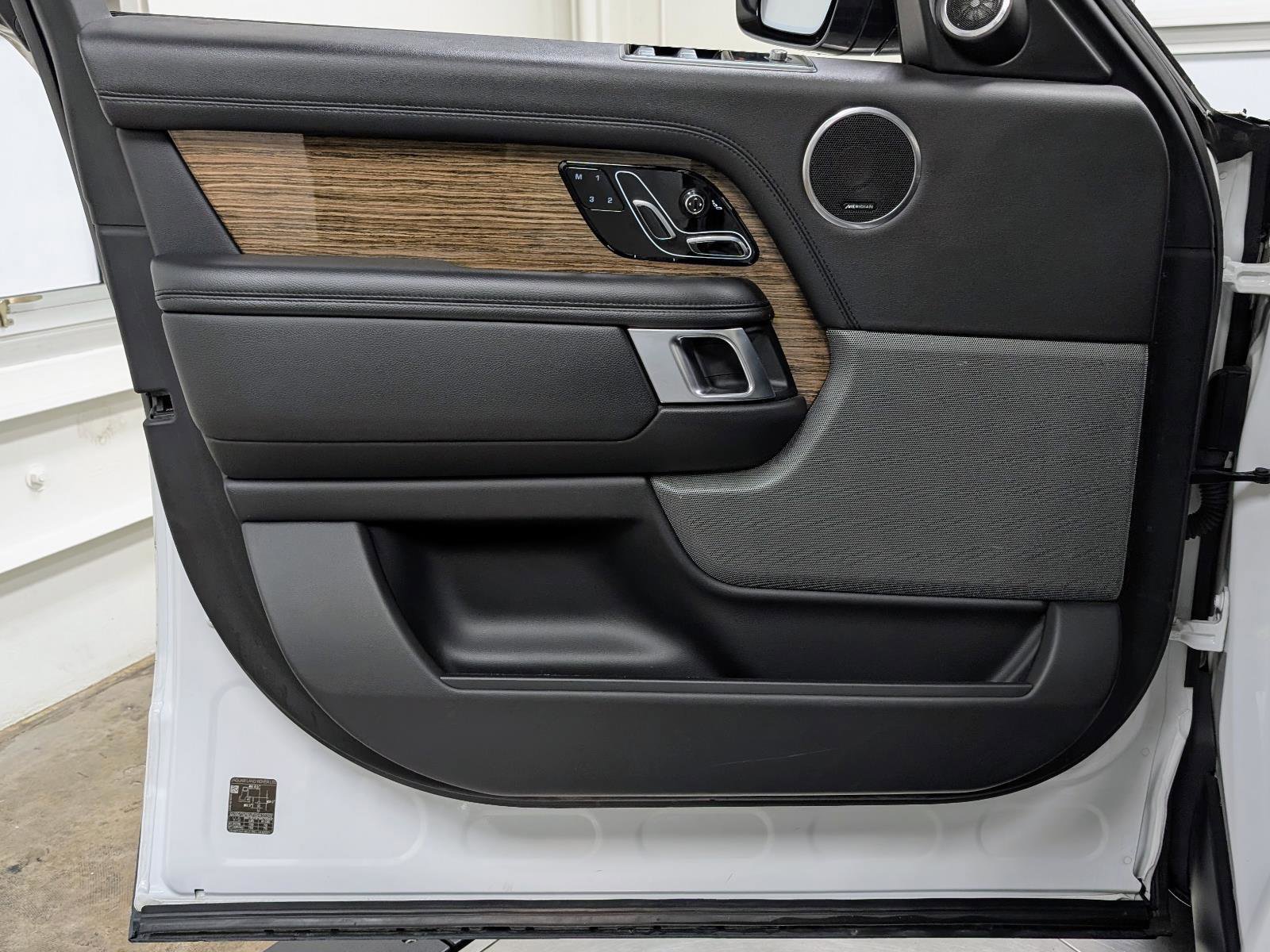 Used 2019 Land Rover Range Rover AWD/4WD image 12