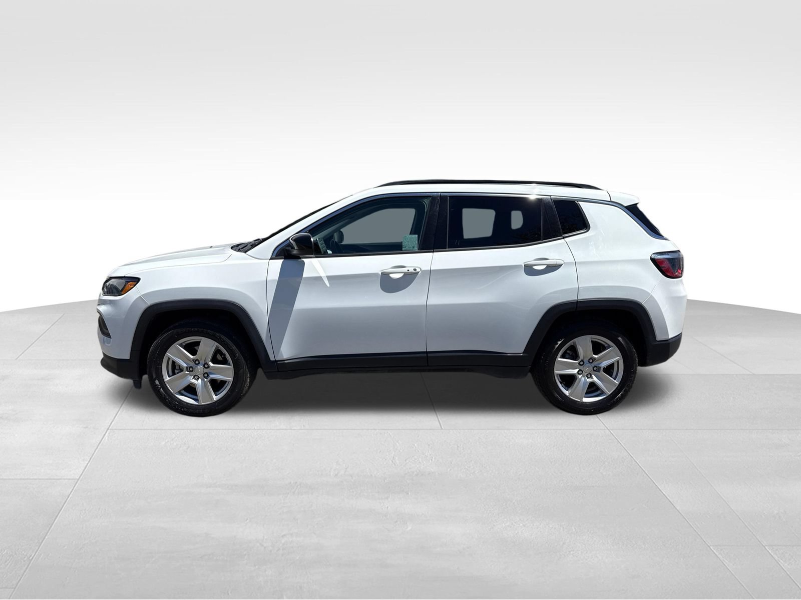 Used 2022 Jeep Compass Latitude FWD video 2