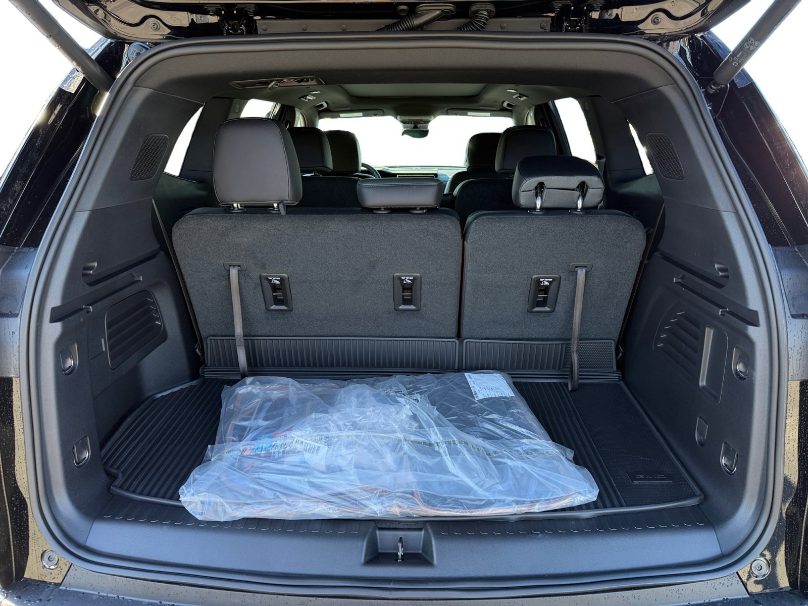 New 2026 GMC Acadia AT4 w/ Luxury Package image 17