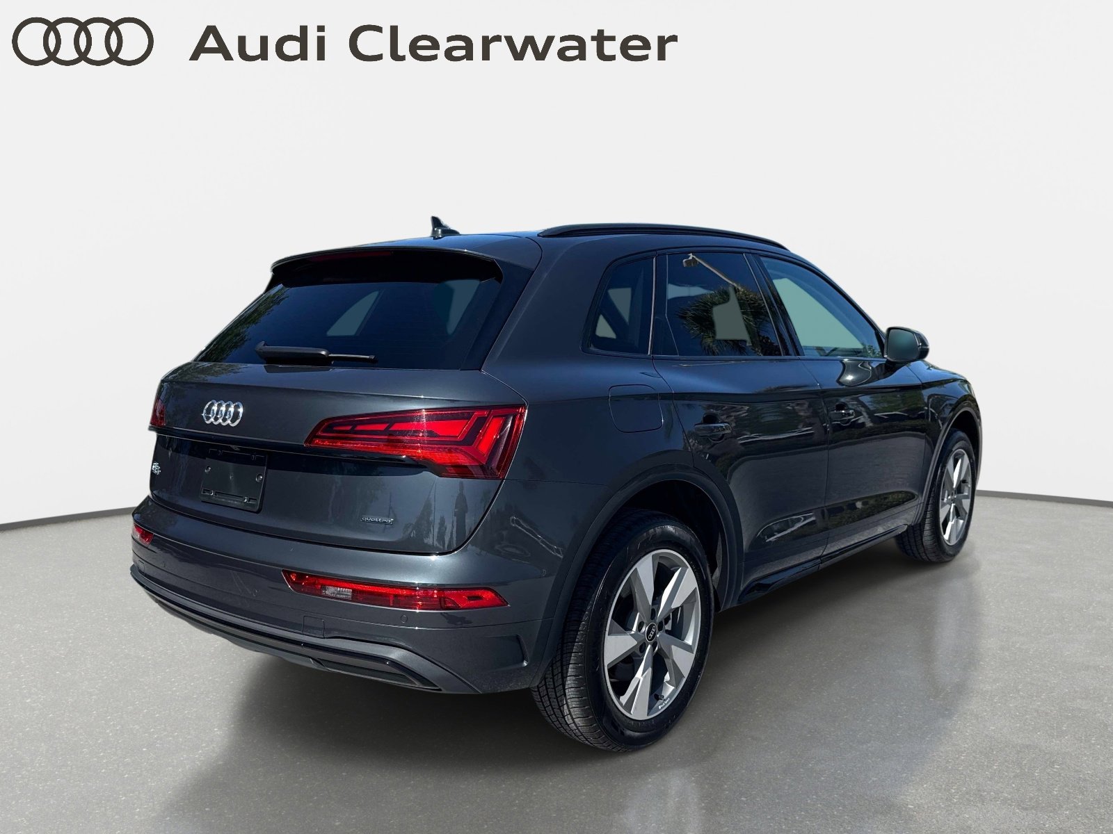 Used 2025 Audi Q5 2.0T Premium w/ Convenience Plus Package AWD/4WD image 4