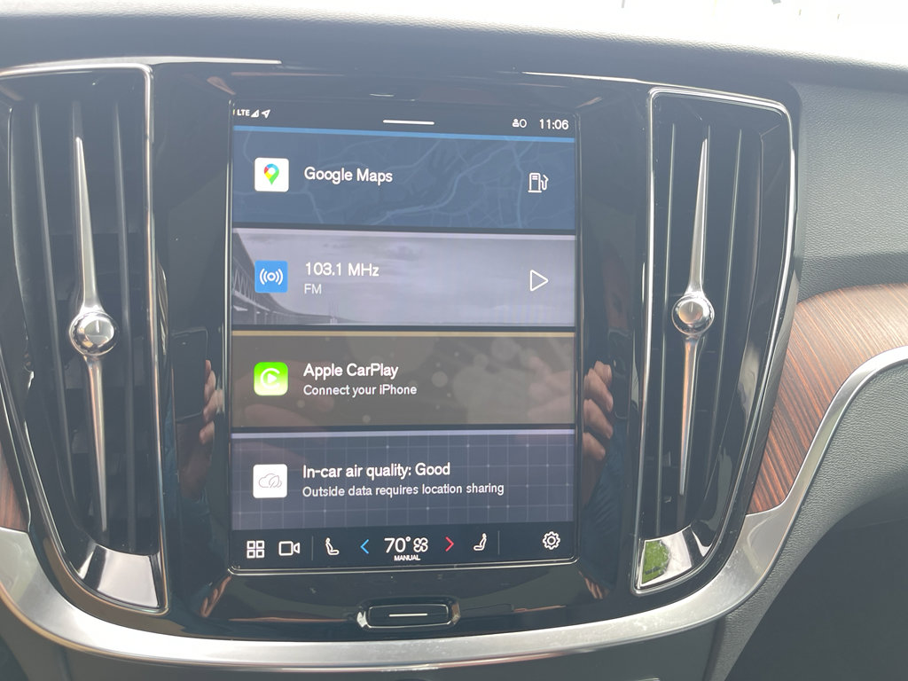 Used 2025 Volvo V60 B5 Cross Country Plus image 23